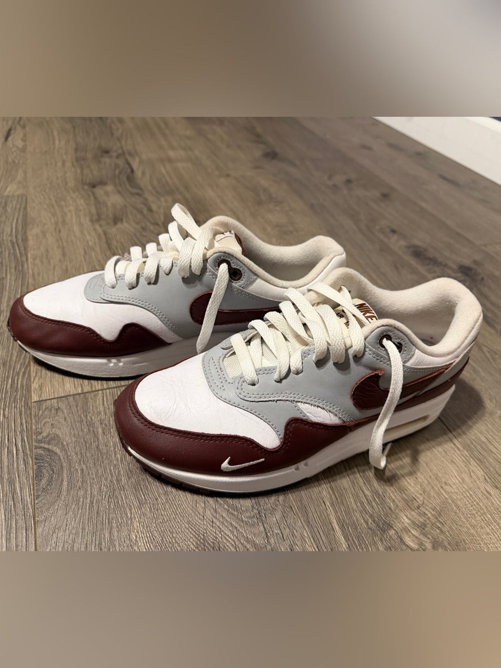 Nike Men's Sneakers White Gray and Maroon